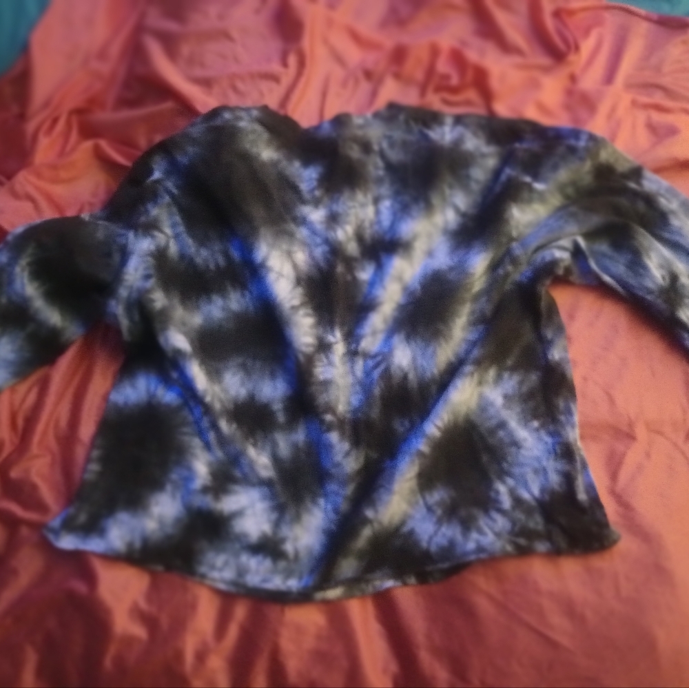 Shirt - Picture 2 of 3